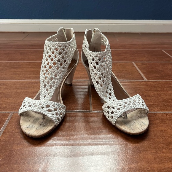 Cute White Sandals - Ready for Summer - Picture 2 of 8